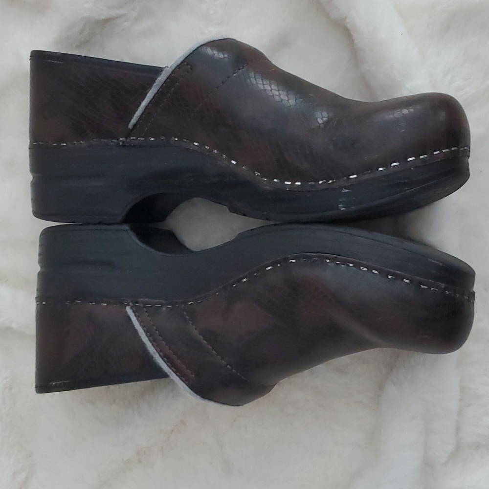 Dansko Python Snakeskin Clogs - Picture 5 of 9